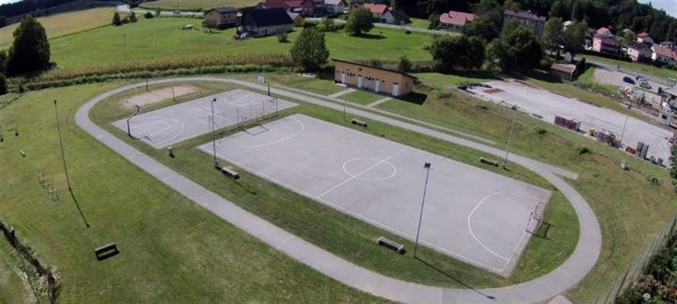 Športno igrišče v Trnovski vasi
