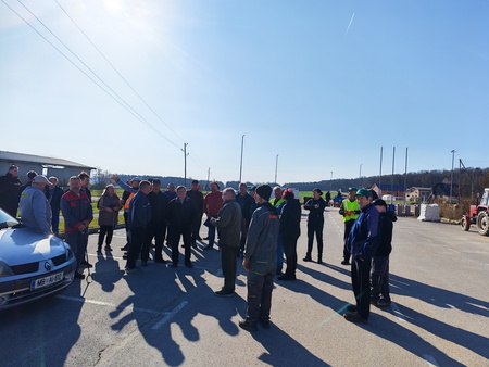 Občani na čistilni akciji